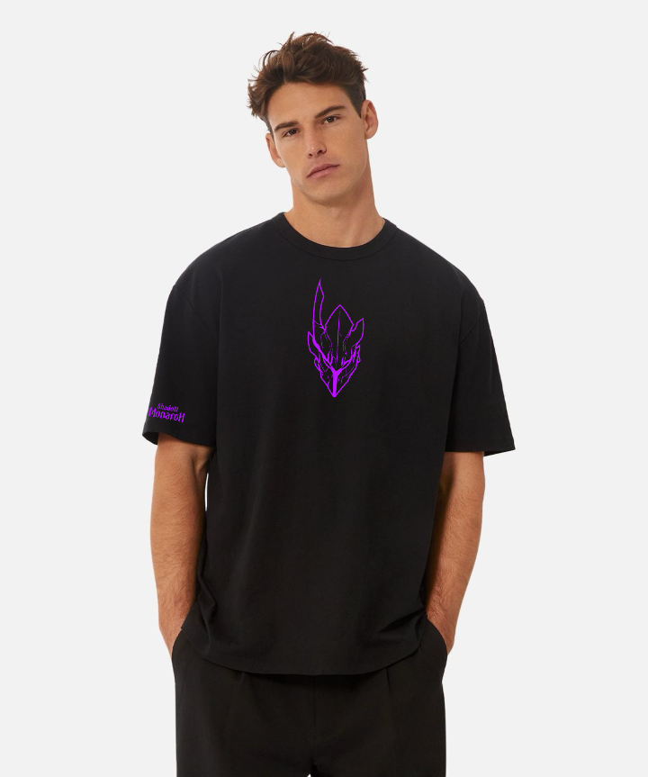 Unisex Oversized Tee with Shadow Monarch’s Artwork, showing the main character emerging from shadows